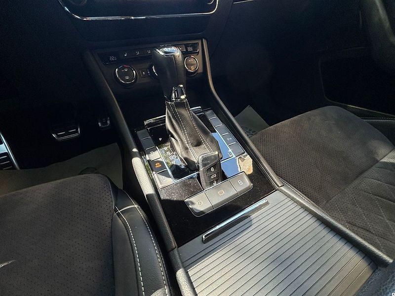 Škoda Superb 2.0TDI-AT/2018/SPORTLINE-ZÁRUK - fotka 42 z 55