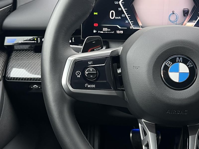BMW Řada 5 520d xDrive Touring M-Sport - fotka 10 z 31