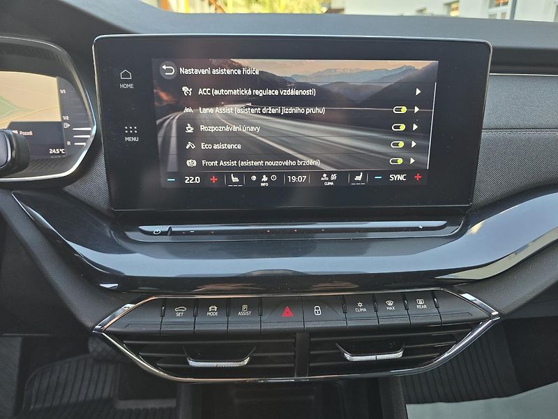 Škoda Octavia 110kW DSG STYLE + NAVI - fotka 16 z 24