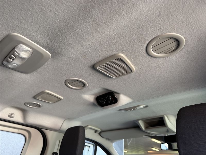 Ford Tourneo Custom 2,0 L2,96kW,1maj,nové rozvody - fotka 23 z 30