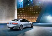 Jaguar XF.