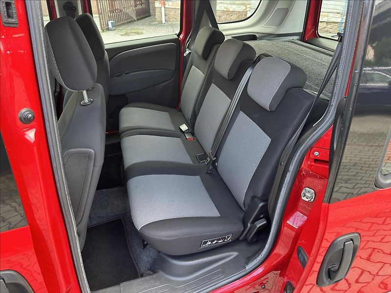 Fiat Dobló 2,0 JTD TAŽNÉ TOP - fotka 13 z 37