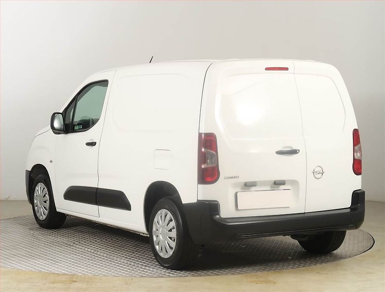 Opel Combo (2022) 1.2 Turbo, ČR, DPH - fotka 4 z 14