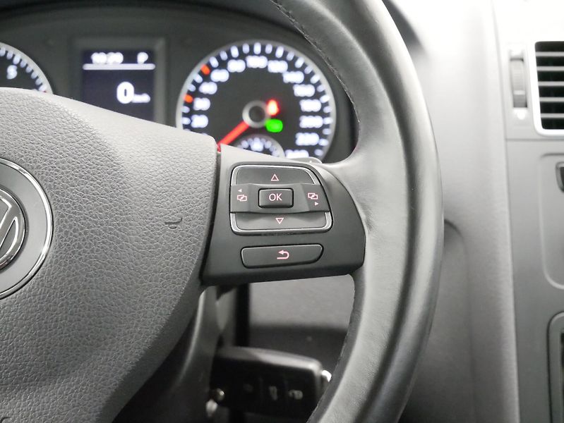 Volkswagen Touran - fotka 17 z 25