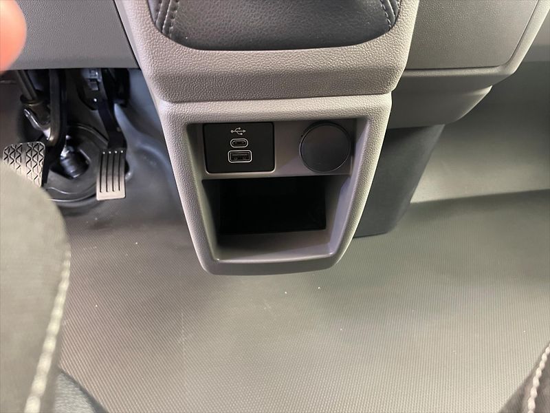 Volkswagen Transporter (2025) Nový T7 skříň TDI KR 6G - fotka 15 z 29