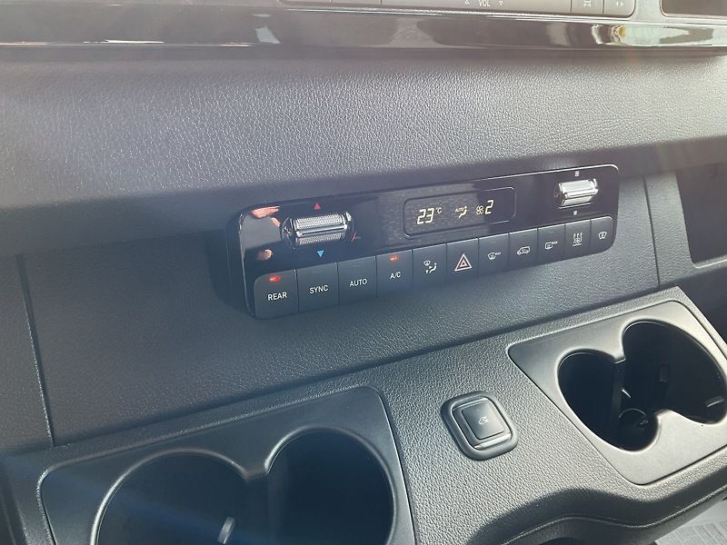 Mercedes-Benz Sprinter 319 CDI Tourer A/T,Led.,El.Dve - fotka 8 z 13