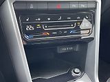 Volkswagen T-Roc (2023) 1.0 TSI 81 kW Life - náhled 13