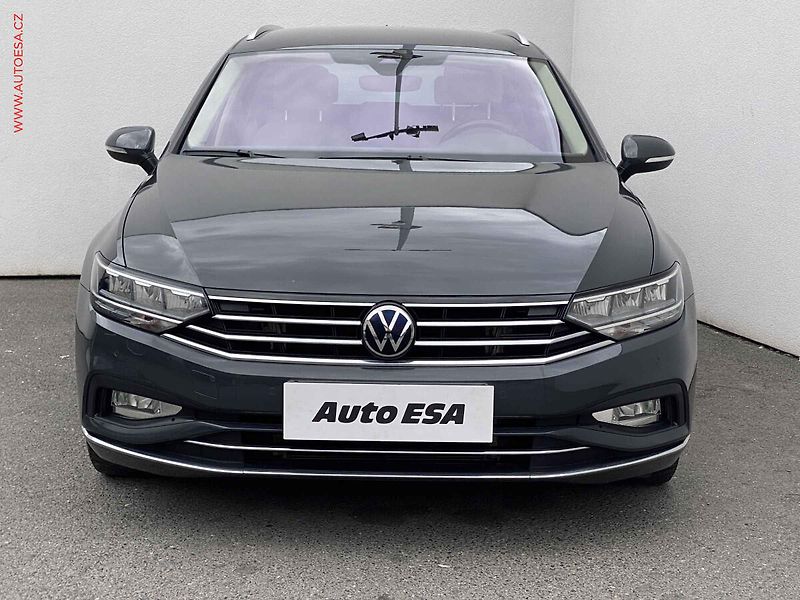 Volkswagen Passat (2020) 2.0 TDi, Elegance, LED, navi - fotka 2 z 18