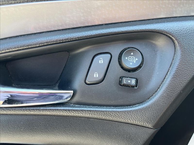Opel Insignia 1,6 CDTi KLIMA ROZVODY SERVIS - fotka 26 z 37
