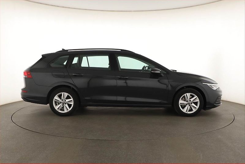 Volkswagen Golf (2021) 2.0 TDI, Navi, Tempomat - fotka 6 z 20