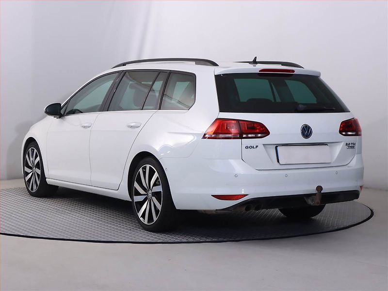 Volkswagen Golf (2015) 2.0 TDI, Automat, Serv.kniha - fotka 4 z 22