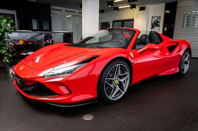 Ferrari F8 (2022) Spider/Lift/Kamera/PDC/El.Seda - fotografie inzerátu