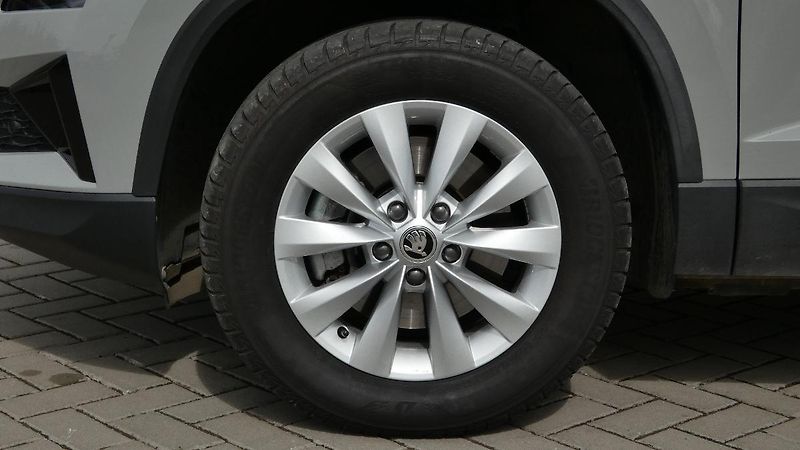 Škoda Karoq 1.5 TSI 110kW Fresh DSG - fotka 23 z 24