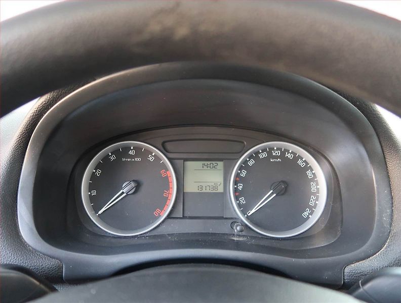 Škoda Fabia (2008) 1.2, nová STK, jezdí výborně - fotka 11 z 16