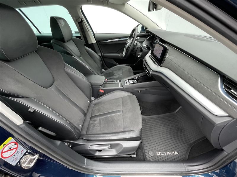 Škoda Octavia 2,0 TDI DSG Style Plus TAŽNÉ - fotka 18 z 25