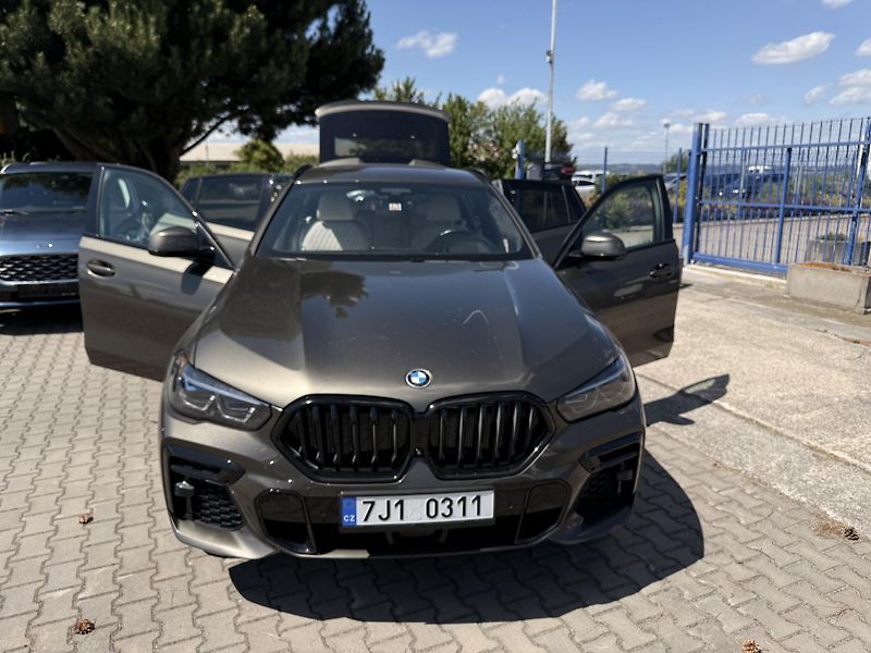 BMW X6 (2021) 40D, M-SPORT,ČR,1 MAJITEL - fotka 42 z 42
