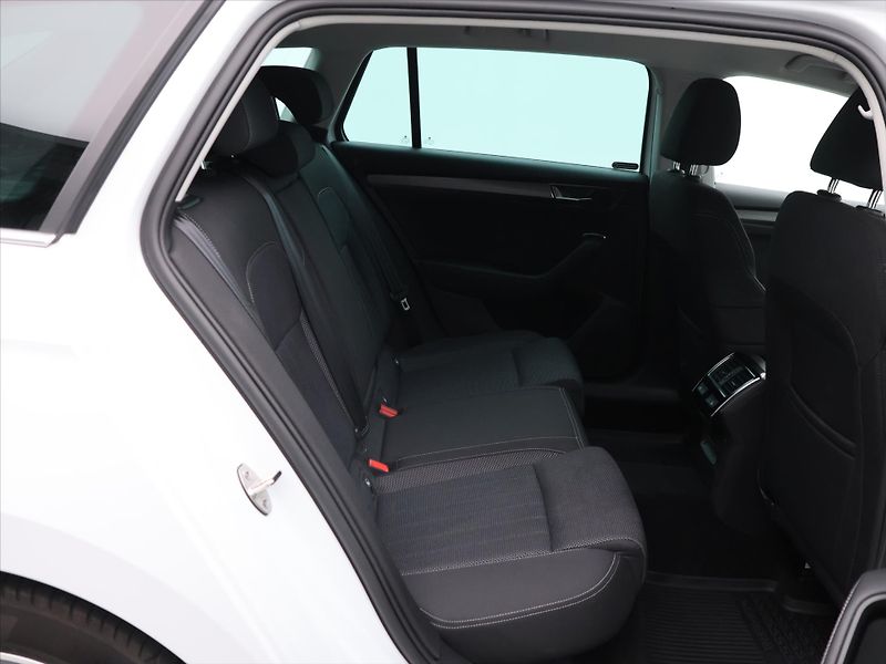 Škoda Superb 1,5 TSI 110kW Style DSG CZ DPH - fotka 13 z 33
