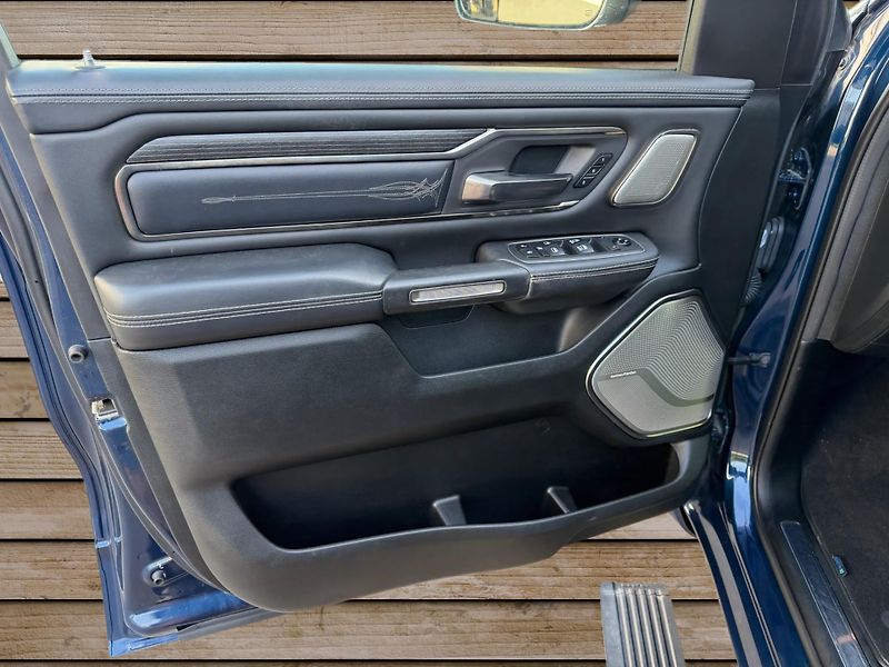 Dodge RAM (2019) +LIMITED+VERTEX+MOTO METAL+ - fotka 16 z 24