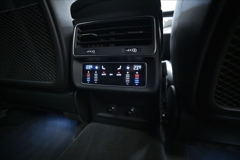 Audi Q7 3,0 TDI QUATTRO S-LINE 1. MAJ - fotka 16 z 51