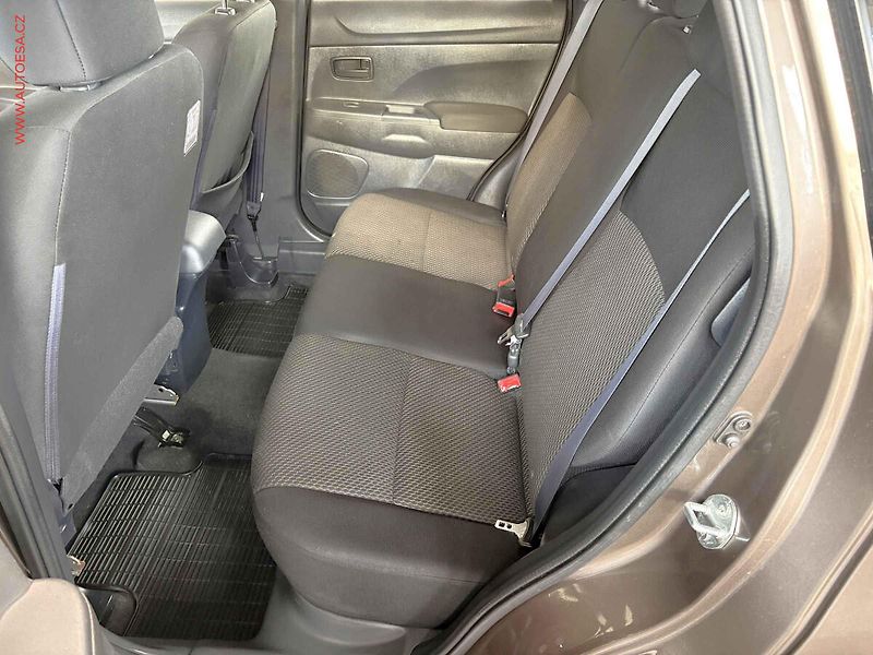 Mitsubishi ASX (2015) 1.6 MIVEC, AC, STK3/28 - fotka 10 z 13