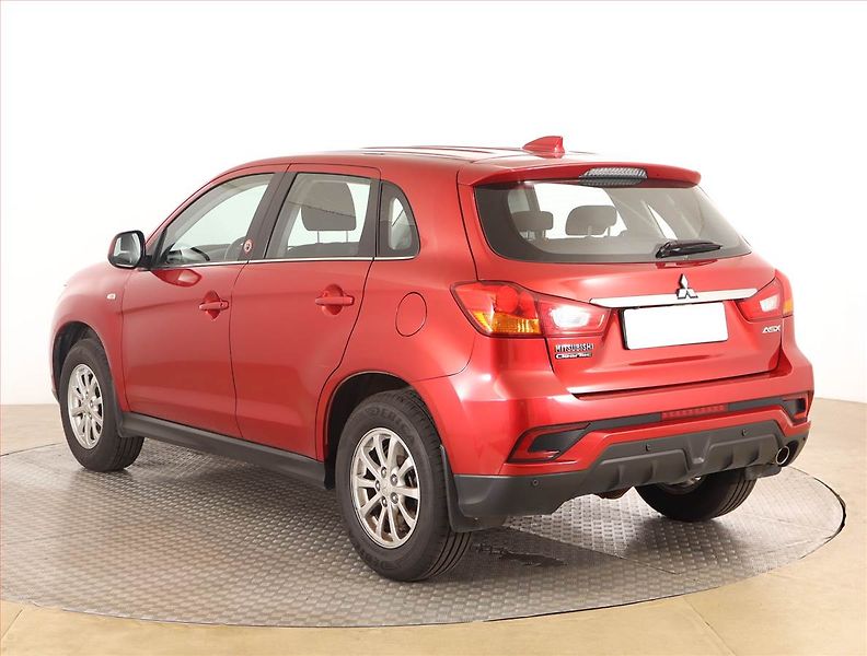 Mitsubishi ASX (2018) Invite 1.6 MIVEC, Serv.kniha - fotka 4 z 17