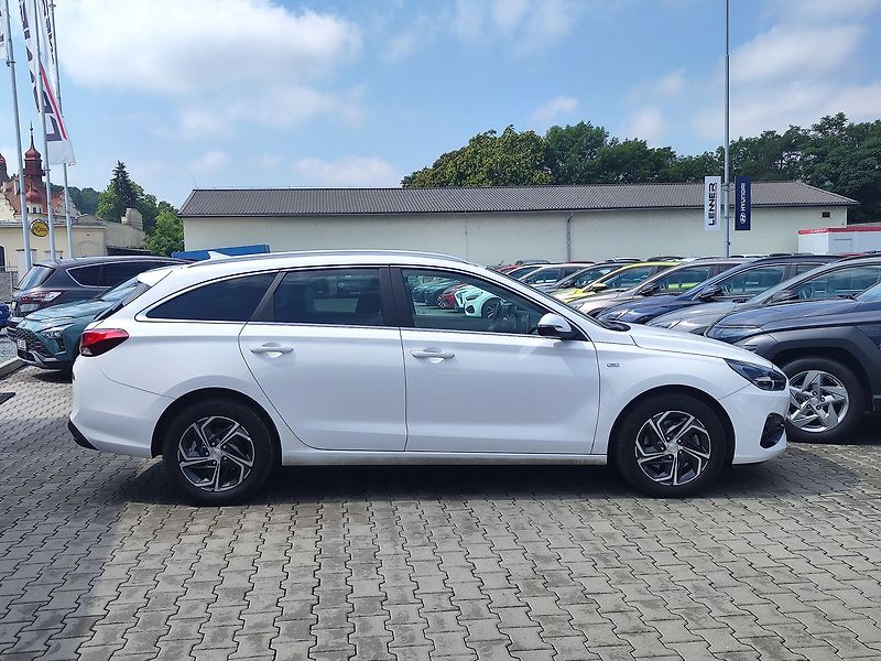 Hyundai i30 1.5 T-GDI/117kW Family Smart - fotka 4 z 29