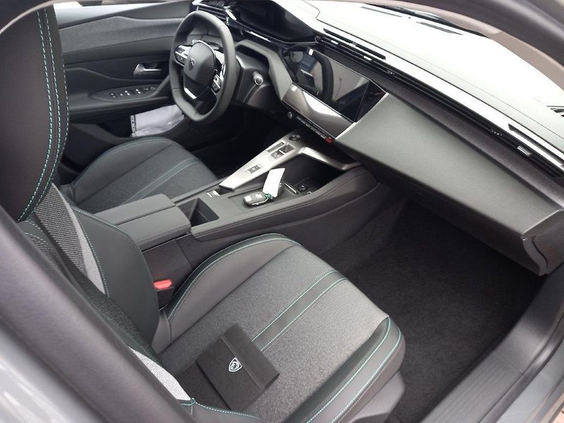 Peugeot 308 (2026) SW ALLURE Hybrid 145 e-DCS6  - fotka 8 z 33