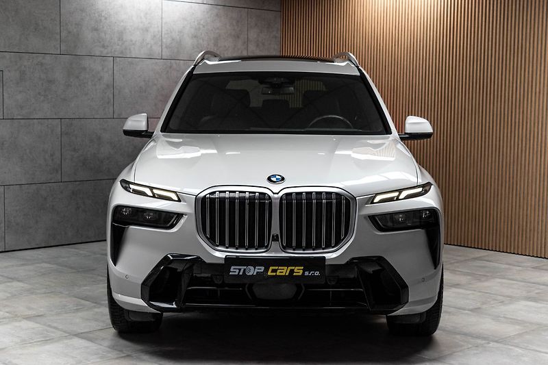BMW X7 xD 40d ///M*TAŽNÉ*7.MÍST*ČR 1M - fotka 2 z 49