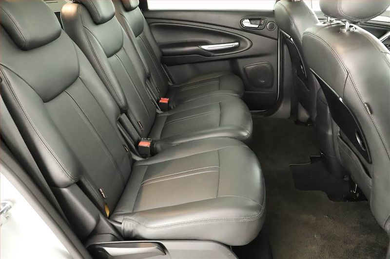 Ford S-MAX (2013) Titanium 2.2 TDCi, Automat - fotka 7 z 19