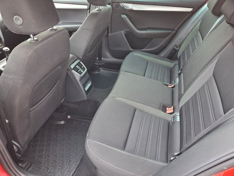 Škoda Octavia (2019) Ambition Plus 1,5TSi 110kW - fotka 7 z 33