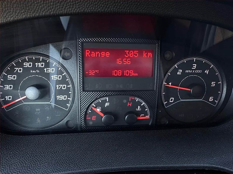 Peugeot Boxer (2018) 2.0 BlueHDi, L2H2, 1.0t - fotka 9 z 12