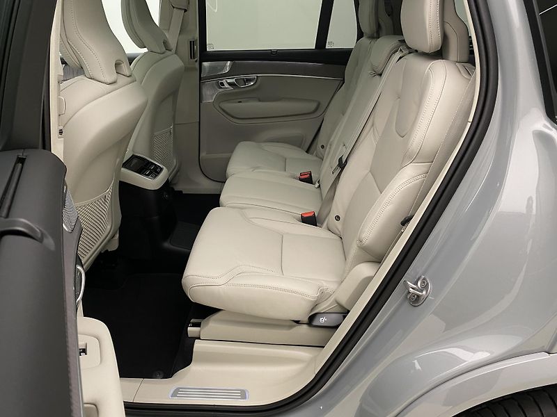 Volvo XC90 (2026) T8 AWD Plug-in BRIGHT ULTRA - fotka 6 z 74