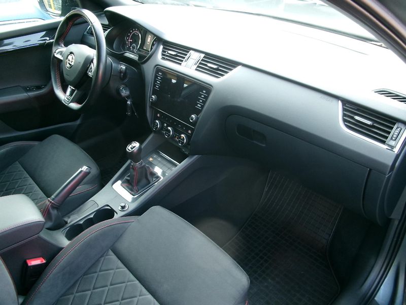 Škoda Octavia (2018) VRS 2,0TDI NAVI AC BT VÝHŘEV - fotka 21 z 29