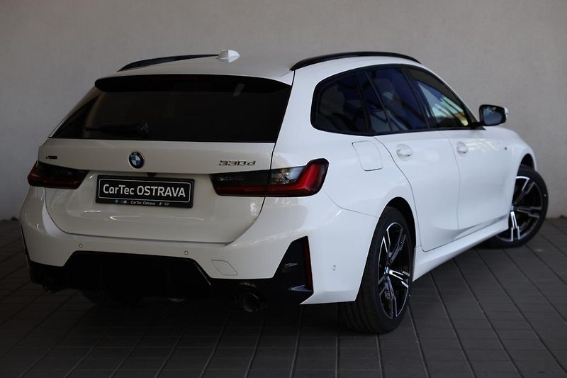 BMW Řada 3 330d xDrive Touring - fotka 3 z 17