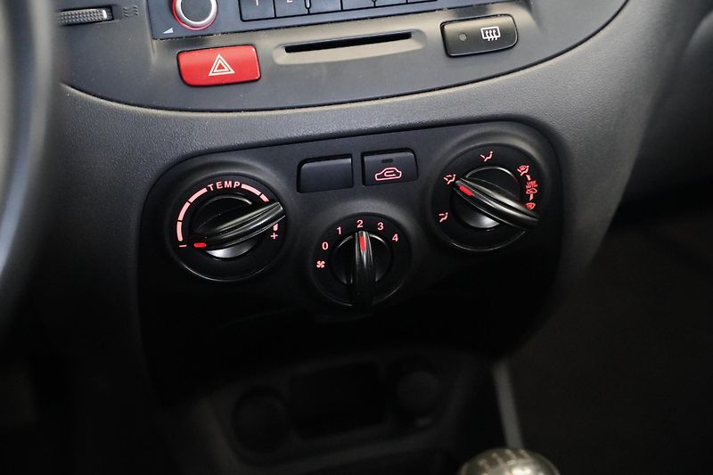 Kia Rio - fotka 18 z 22