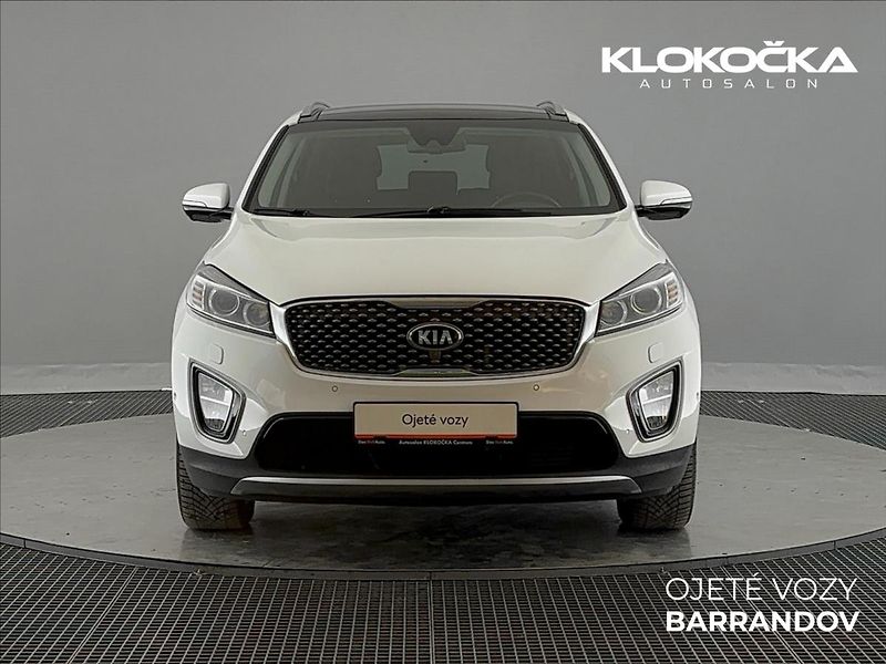 Kia Sorento Exclusive 6AT 4x4 2,2 CRDi - fotka 4 z 42