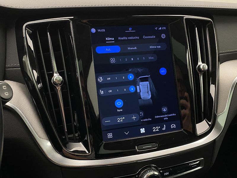 Volvo V60 T6 RECHARGE BRIGHT REZERVACE - fotka 45 z 65