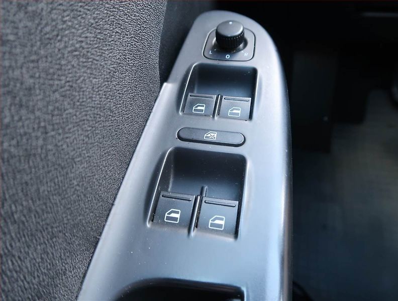 Volkswagen Passat (2006) 2.0 TDI, Eko.zaplacen, po STK - fotka 16 z 16