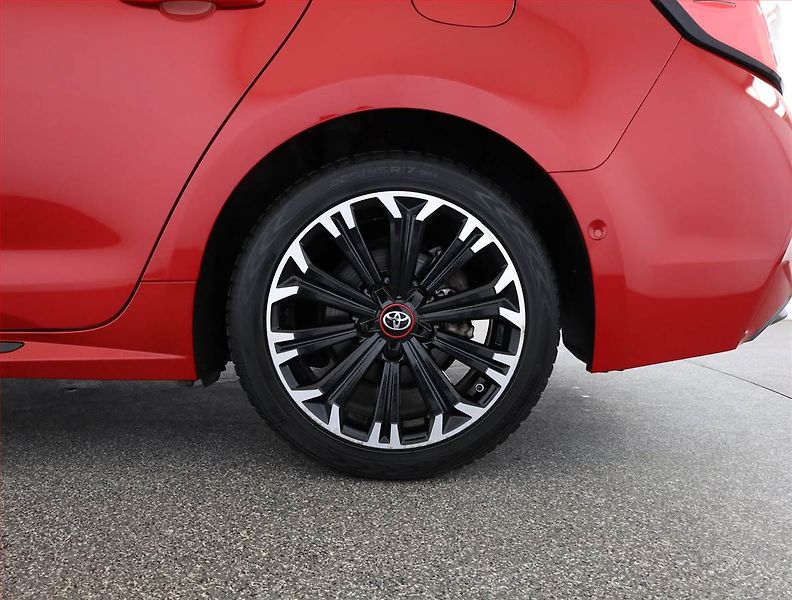 Toyota Corolla (2020) 1.8 Hybrid - fotka 20 z 20