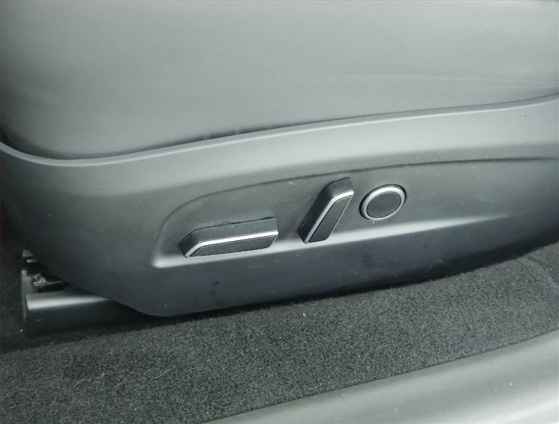 Tesla Model 3 (2024) Standard Range LFP, SoH 96% - fotka 18 z 22