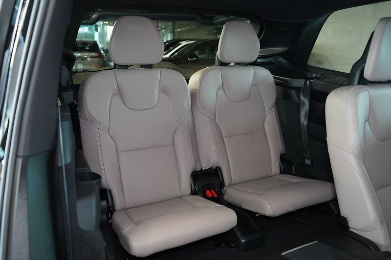 Volvo XC90 B5 AWD PLUS Dark, Vzduch, 360° - fotka 45 z 47