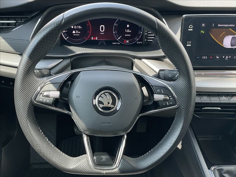 Škoda Octavia 2,0 TDI Combi Ambition Plus - fotka 8 z 24