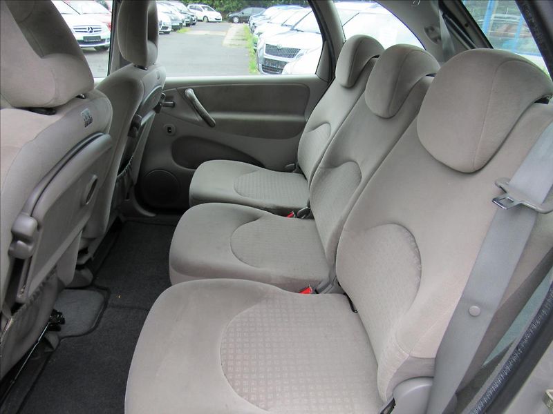 Citroën Xsara Picasso 1,8 85kW - fotka 10 z 24