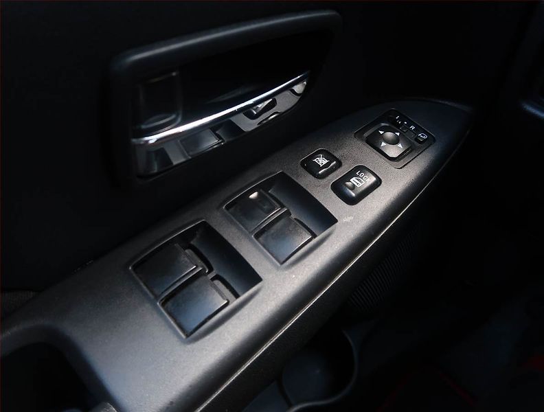 Mitsubishi ASX (2015) Intense 2.2 DI-D, 4X4 - fotka 17 z 18
