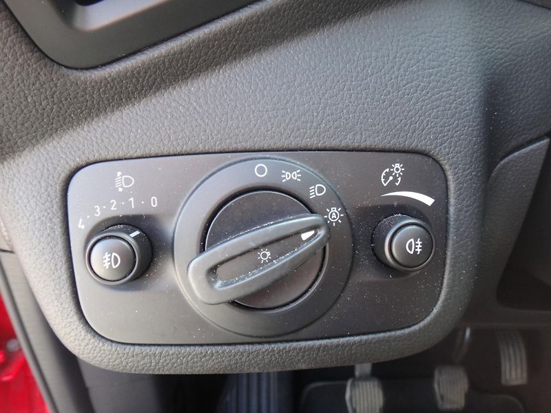 Ford C-MAX (2019) Titanium 1.0EcoBoost 92kW/125k - fotka 14 z 19