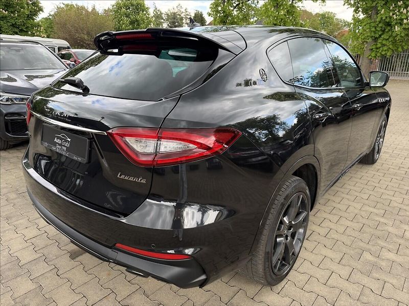 Maserati Levante 3.0V6 SQ4 - fotka 6 z 35