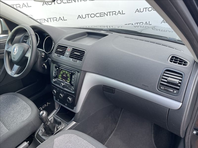 Škoda Yeti 1,2 TSi,77kW,Po servisu,STK 10 - fotka 17 z 21
