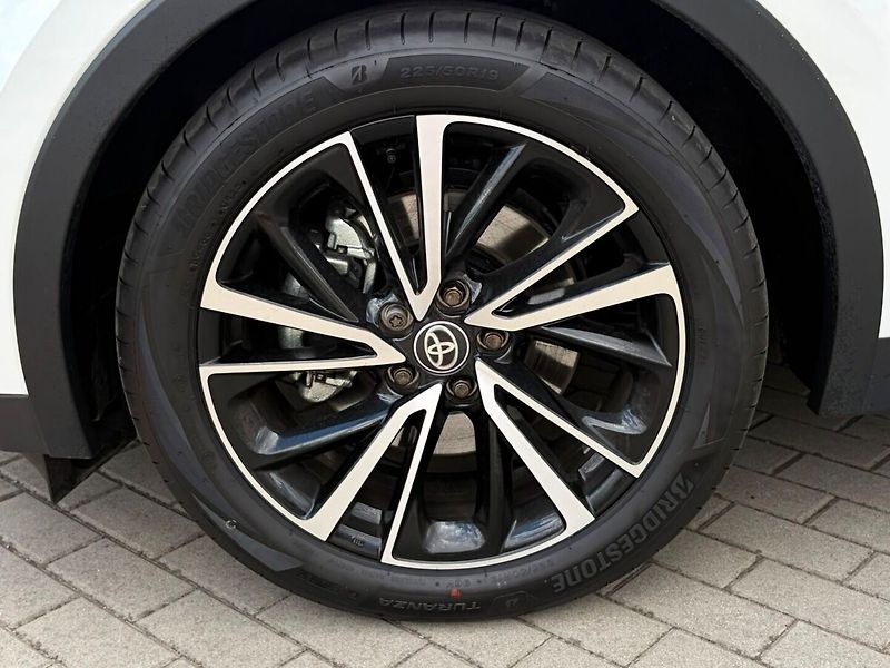 Toyota C-HR 2.0 PHEV Executive - fotka 19 z 21