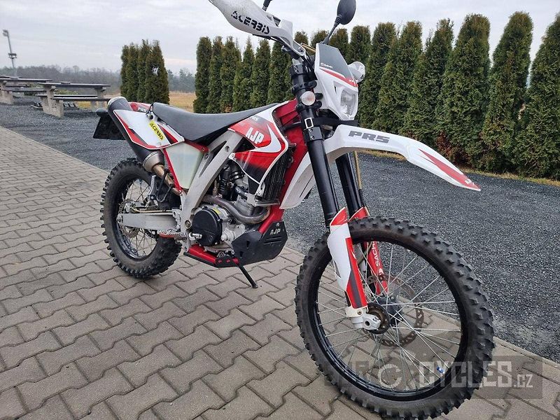 AJP PR5 250 Enduro (2014) - fotka 7 z 15