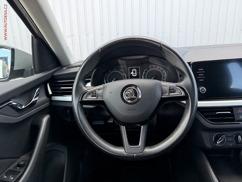 Škoda Scala (2020) 1.0 TSi, ČR, Ambition, DSG - fotka 13 z 18